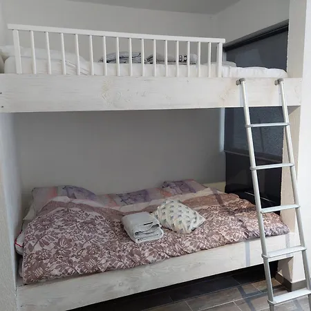 Apartment 503, Belle-hutte *